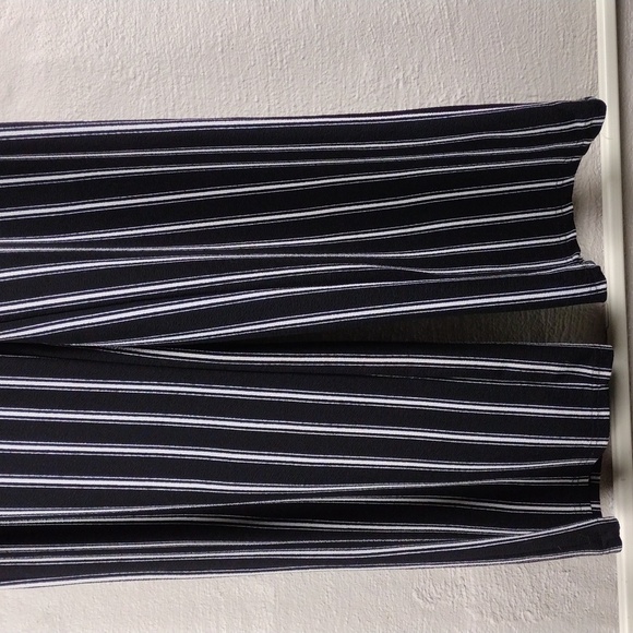 H & H Harmony & Havoc Black White Striped Mid Rise Flare Leg Pull On Pants - Picture 3 of 10